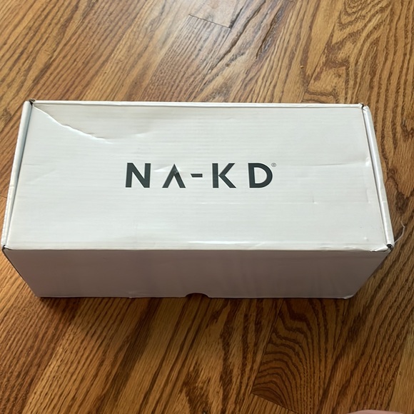 NA-KD Strappy Snake Block Heel_in box - Picture 12 of 12